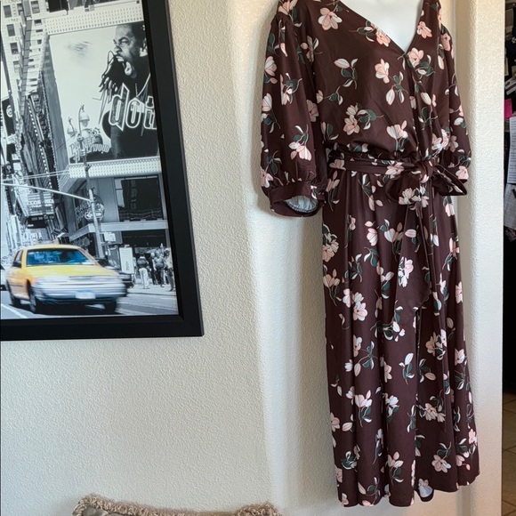 ELOQUII Floral Brown Dress, belted, V neck, short sleeves, flowy skirt. 26 NWT - Picture 6 of 15